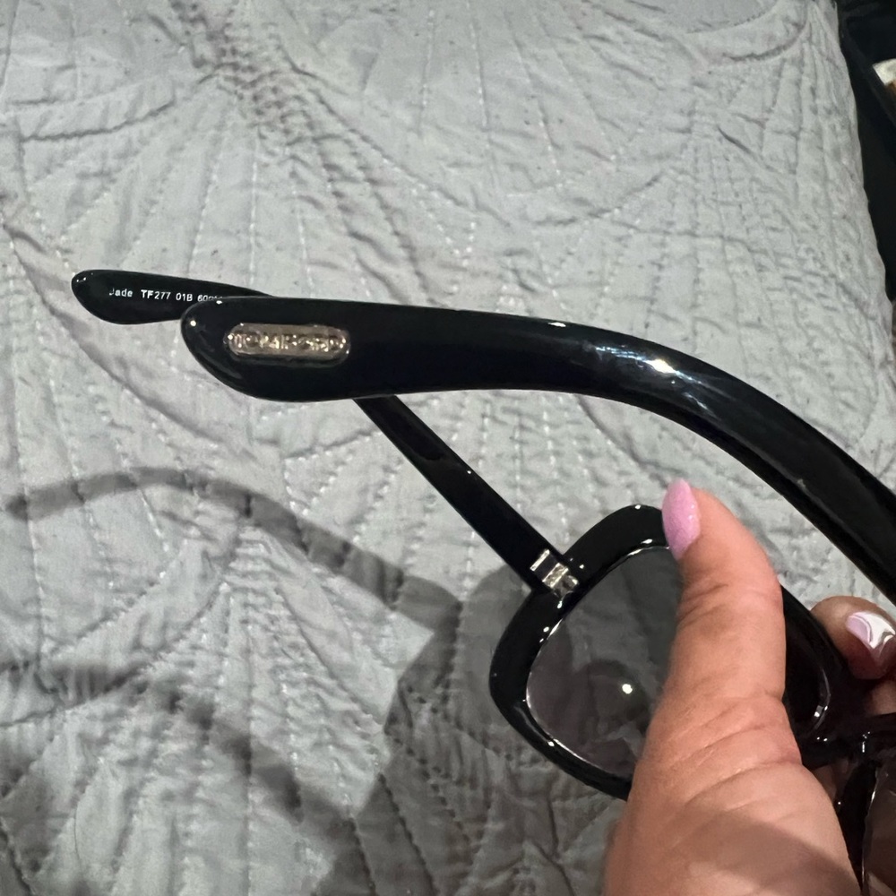 Tom Ford Black Cat-Eye Sunglasses - Picture 9 of 10